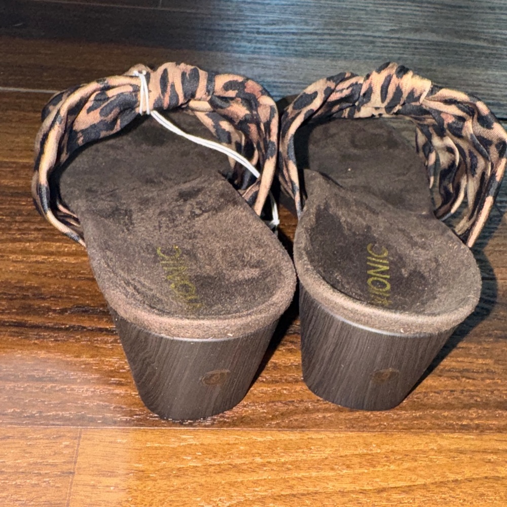 Vionic Leopard Print Wedge Sandals - Picture 3 of 9